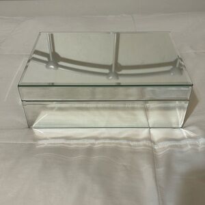 Mirror jewelry box